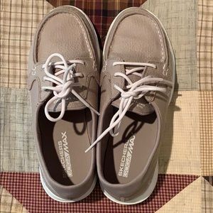 Sketchers Goga Max - Women’s Size 8